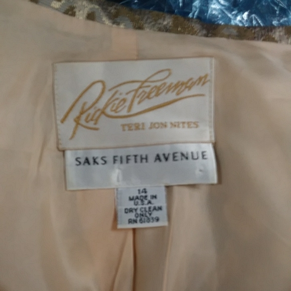 Rickie Freeman Teri Jon Nites Saks Fifth Ave. Metallic Golden Skirt suite - Picture 8 of 9